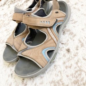 clarks women's wave grip sandal